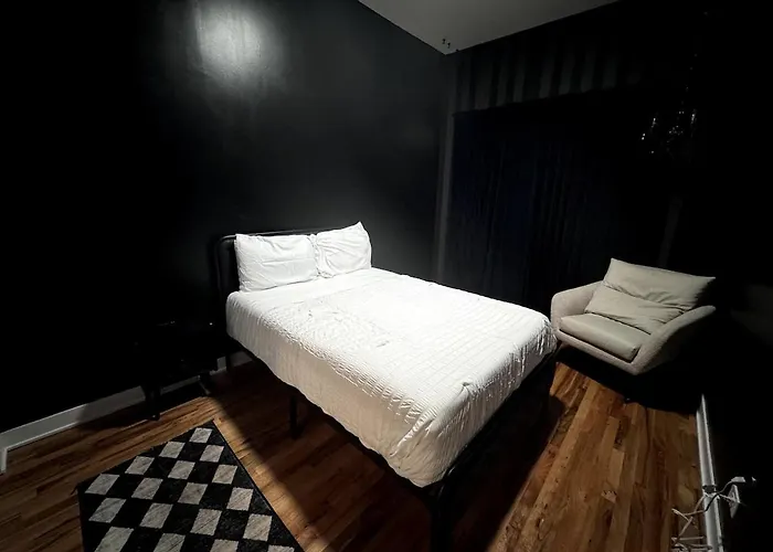 Vogue Bucktown Suite