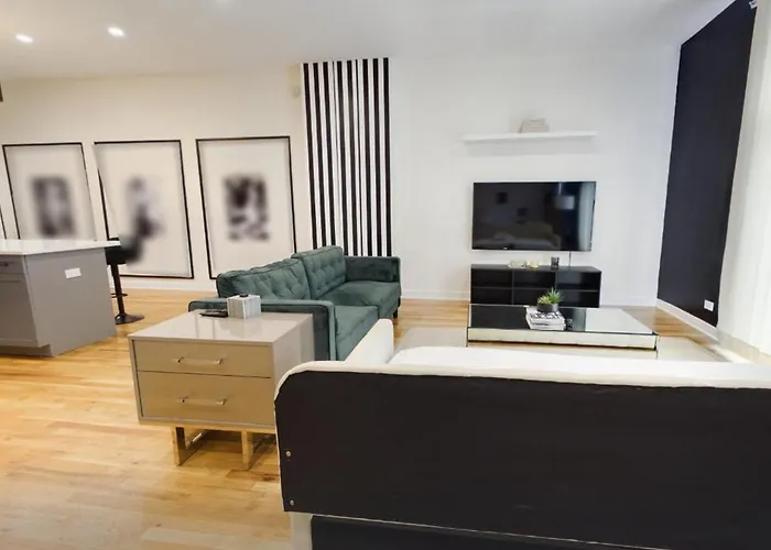 Vogue Bucktown Suite